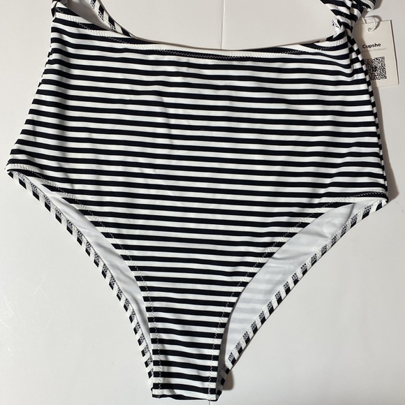 Cupshe Live Life On The Beach Swimsuit - Picture 4 of 7